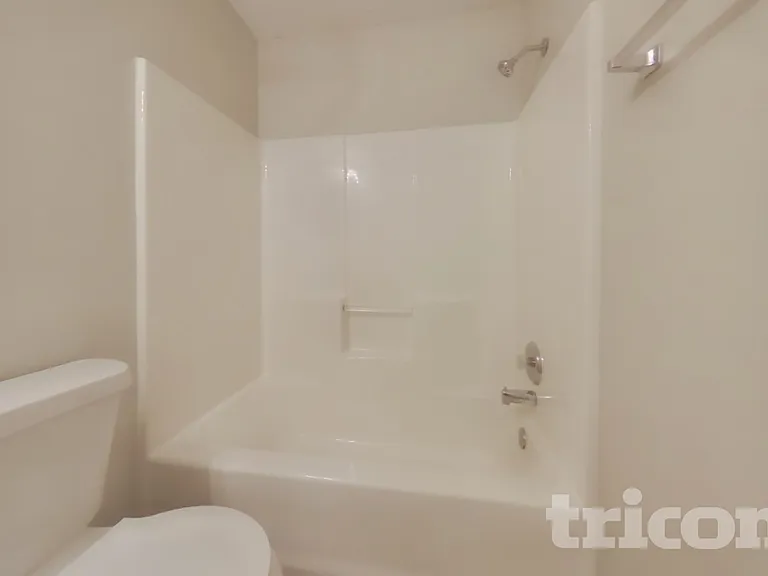 102 W Oaks Pl — Photo 13