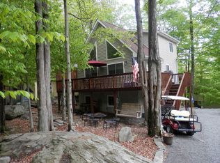 60 Red Oak Ln, Lake Ariel, PA 18436