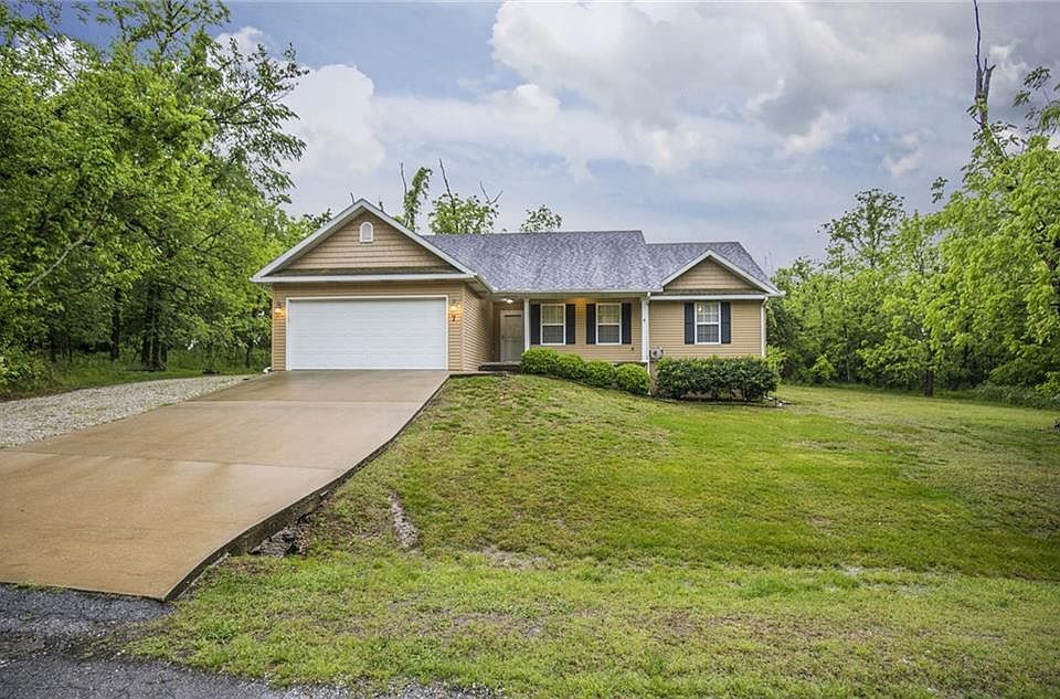 1st image of 7 Dinton Cir