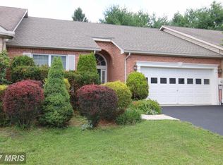 57 Radcliff Ln, Falling Waters, WV 25419
