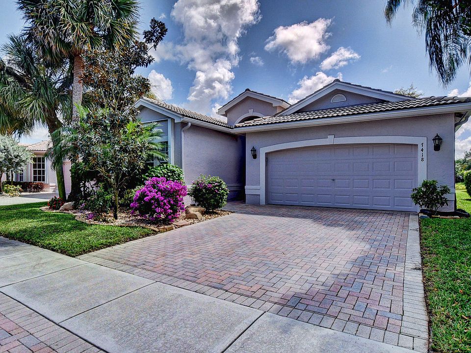 Home For Sale In Valencia Isles