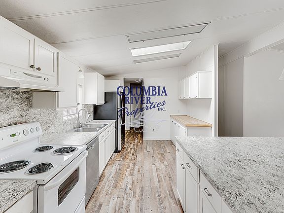 5th image of 14014 NE 70th Ave