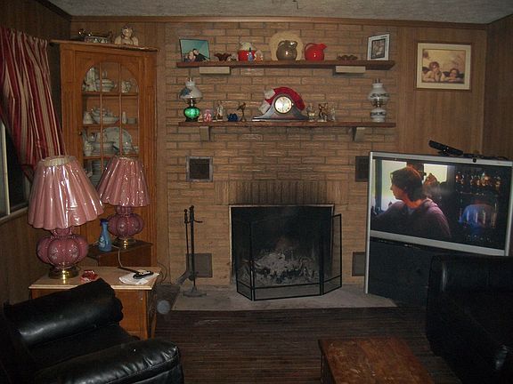 3rd image of 1628 River View Dr