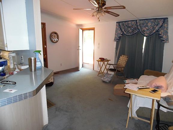 2nd image of 118 Blackberry Ln