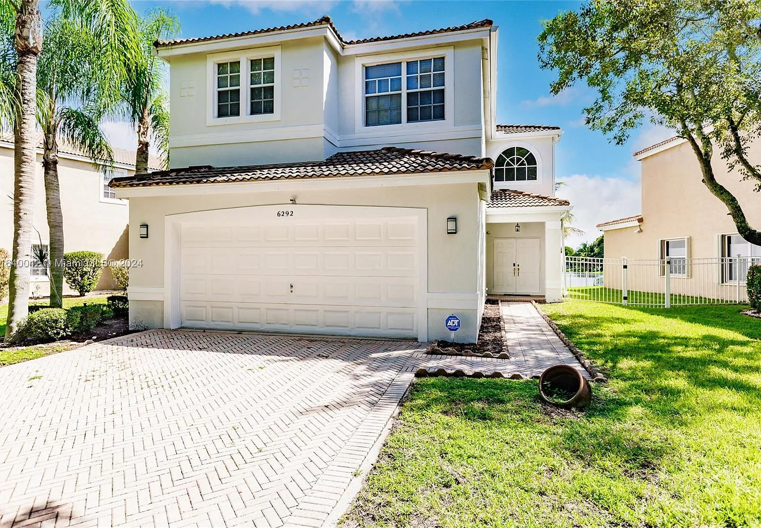 3 bed, 2.5 bath, 2259 sqft, $4,750 — Photo 1