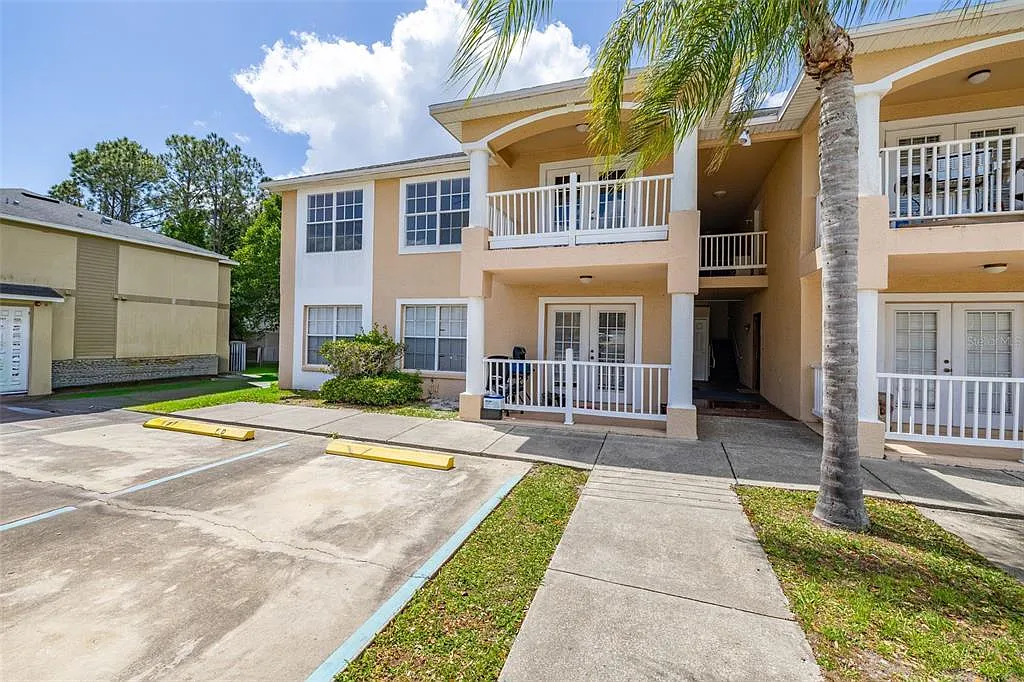3 bed, 2.0 bath, 1122 sqft, $1,600 — Photo 1