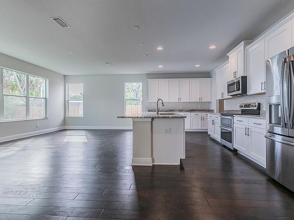 5th image of 6008 S Main Ave