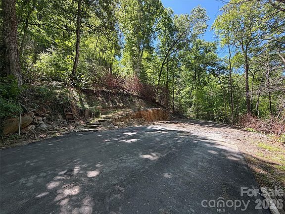 5th image of 25 Buck Ridge Rd