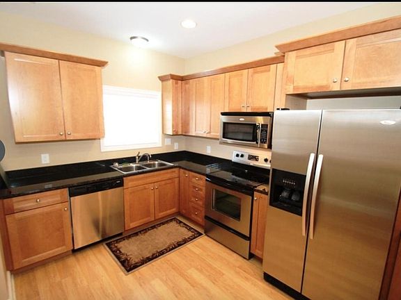 4th image of 140 Blackbird Village Cir