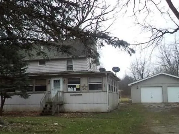 227 Schoors Ln, Twin Lakes, WI 53181