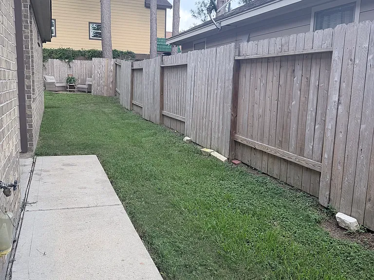 246 Clear Water St E — Photo 28
