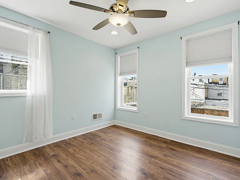 1429 Olive St — Photo 29