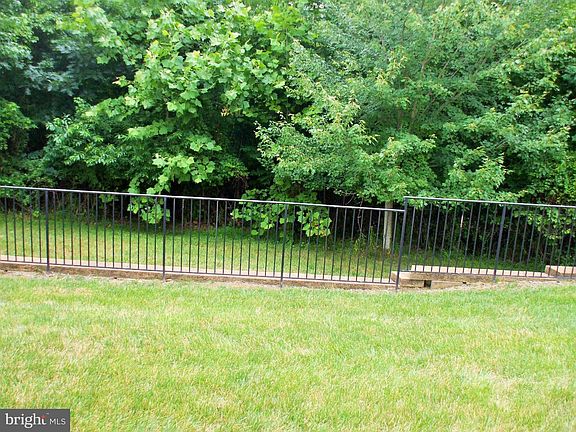 4th image of 92 Aspen Hill Dr