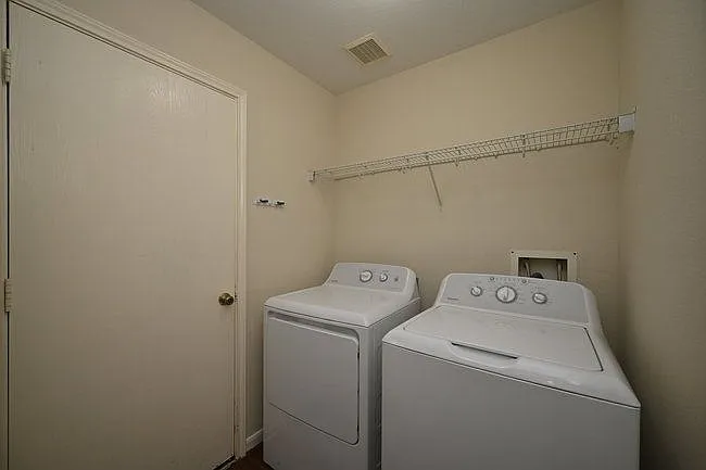 9403 Coatsworth Dr — Photo 2