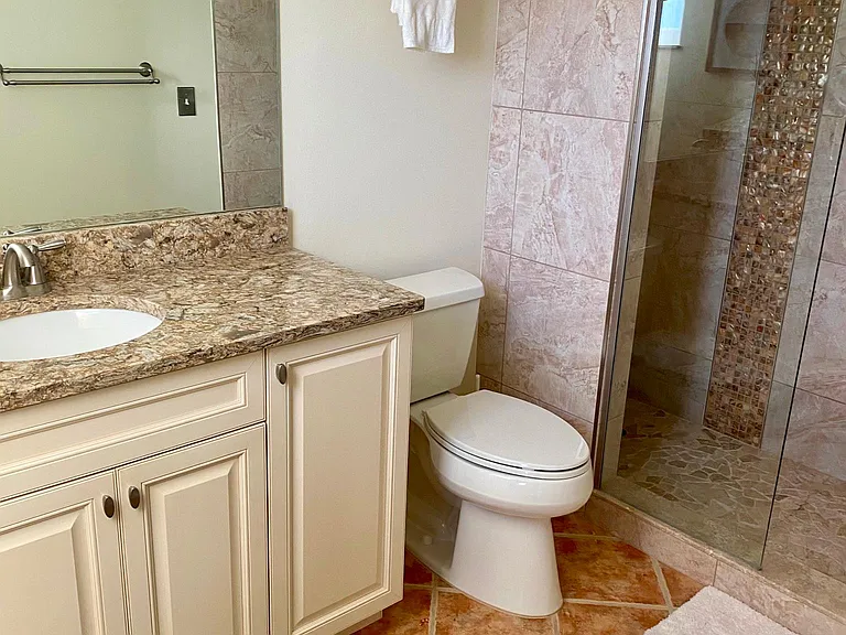 99 Georgetown Blvd — Photo 10