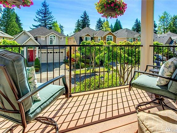 Covered front deck; enjoy morning coffee, facing east!