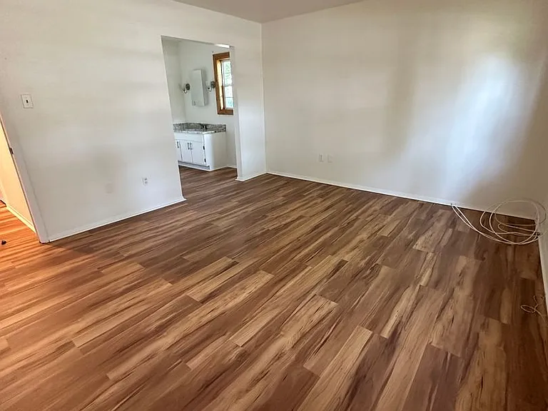 26 Newport Ln — Photo 5