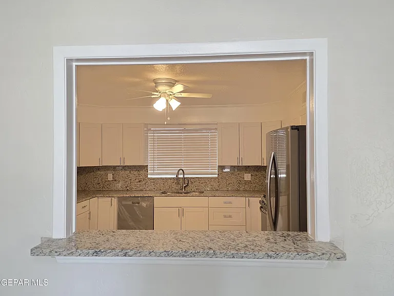 302 Quincy Ave — Photo 15