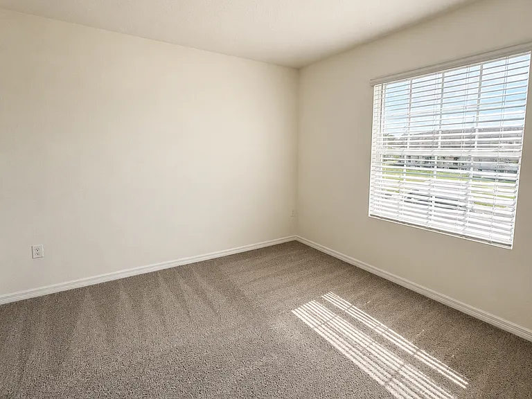 1470 Isleta Loop — Photo 17