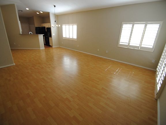 3rd image of 2616 E Hidalgo Ave
