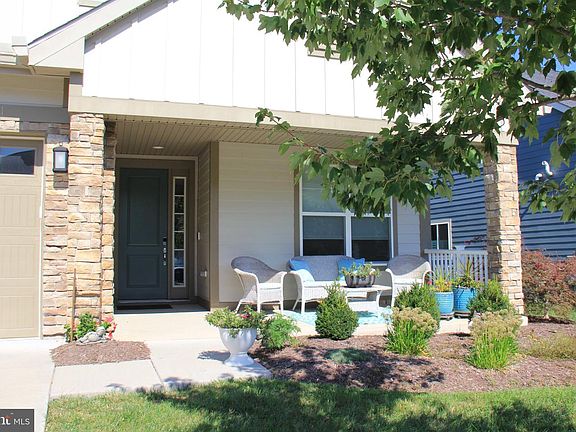 3rd image of 109 Walleye Ct