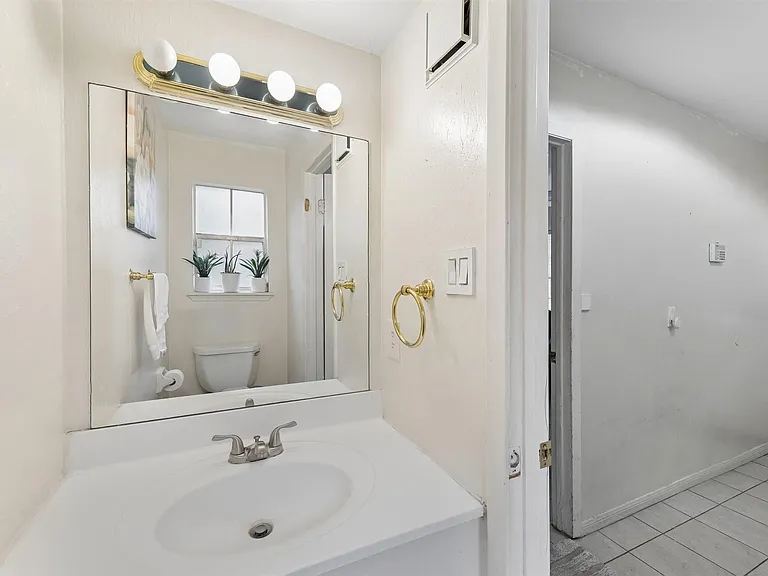 7511 Theisswood Rd — Photo 11