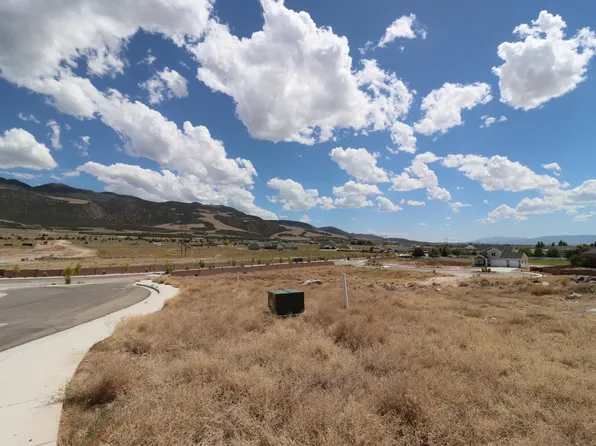 5271 N Pinnacle Dr, Enoch, UT 84721