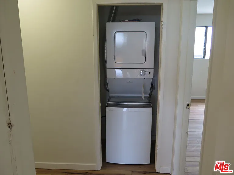 1022 N Croft Ave #5 — Photo 14