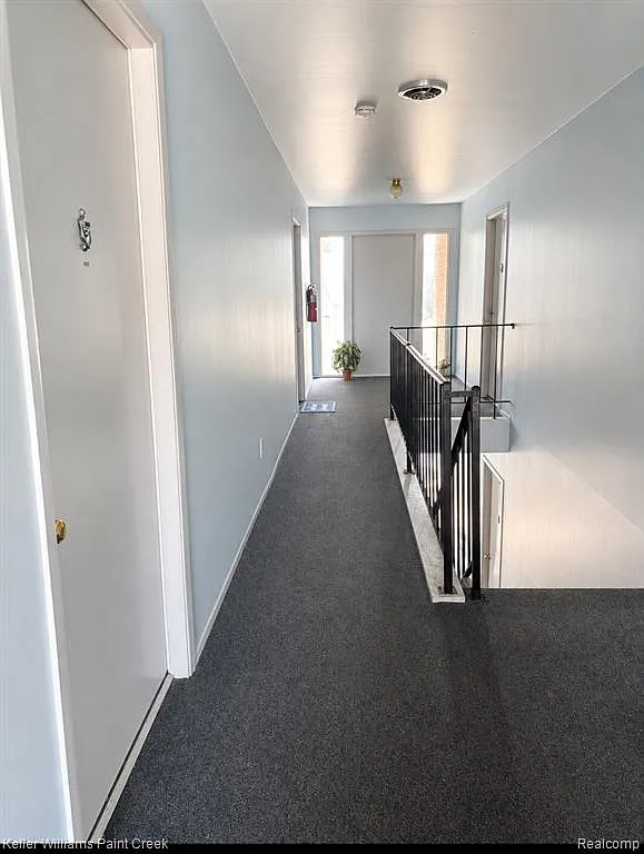 2 bed, 934 sqft, $1,300 — Photo 2