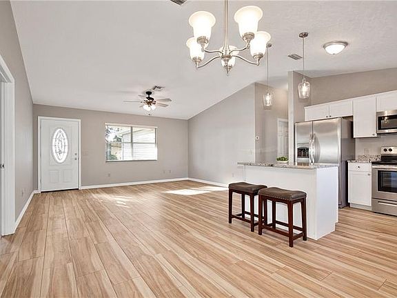 5th image of 755 Heathrow Ave