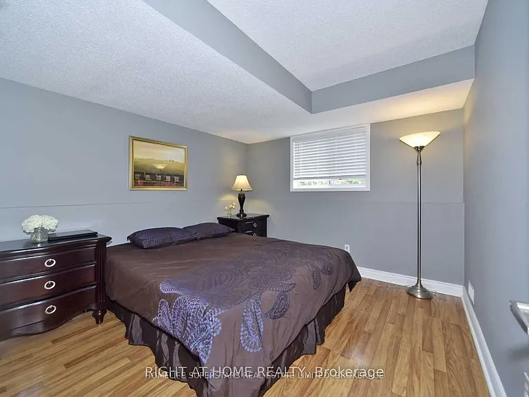 1434 Largo Cres — Photo 20