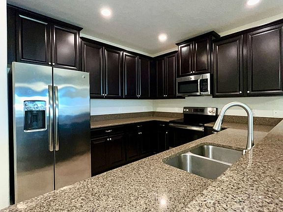 4th image of 8975 Azalea Sands Ln