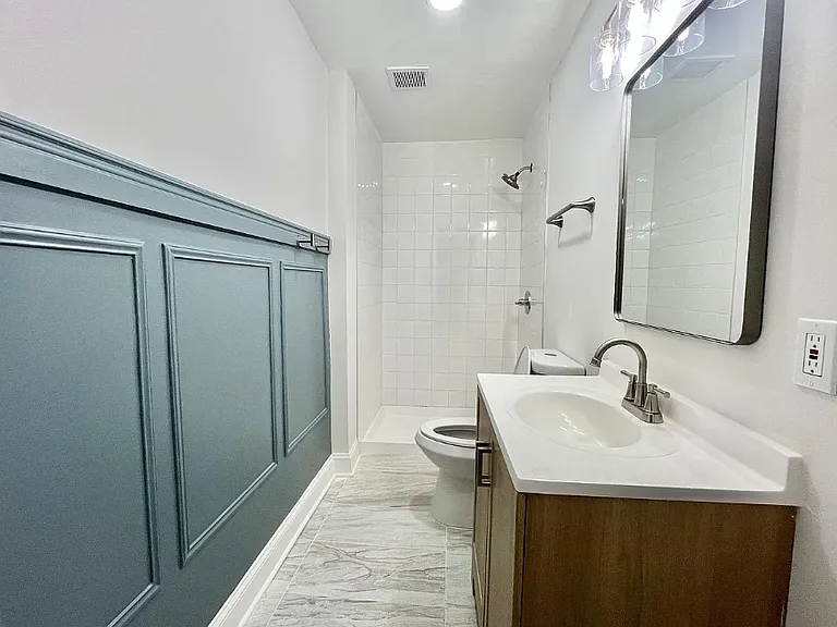 2725 Huntingdon Ave — Photo 24