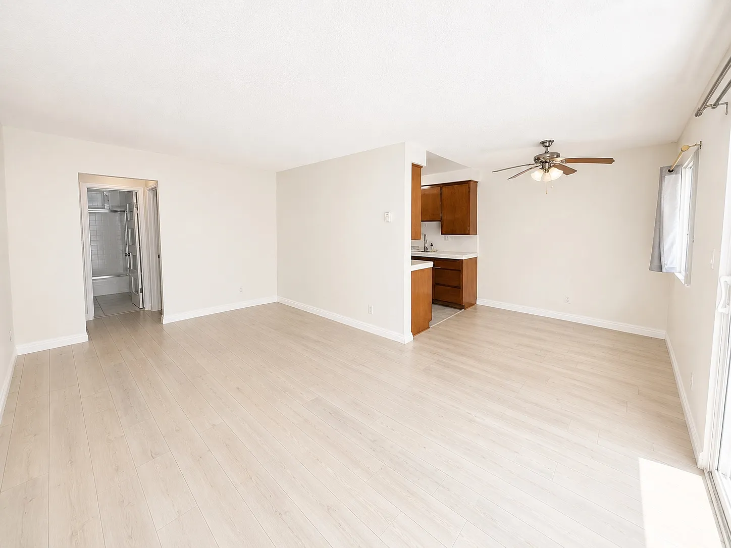 1228 S Saltair Ave — Photo 1