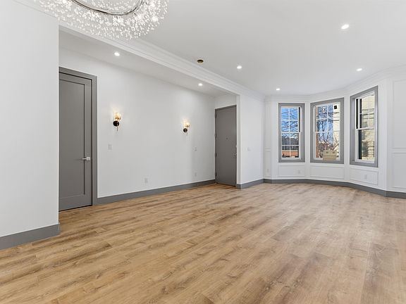 5th image of 821 18th St Floor 2