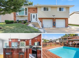 2209 Apple Bud Ln, Saint Louis, MO 63125