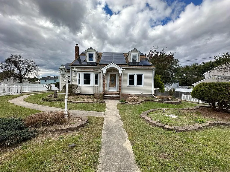 1114 Old Freehold Rd — Photo 1