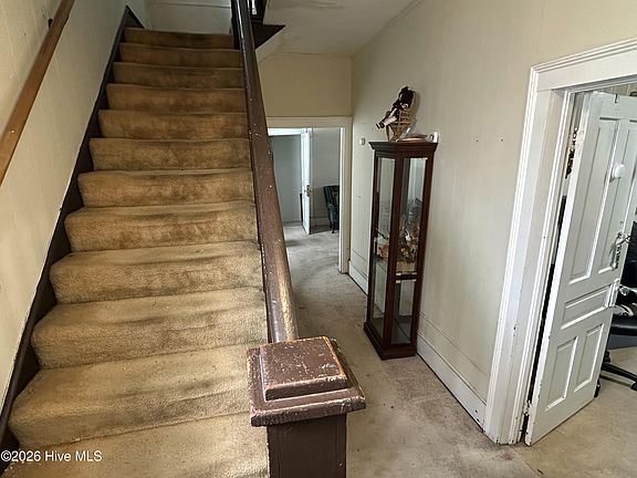 3rd image of 819 S 7th Street