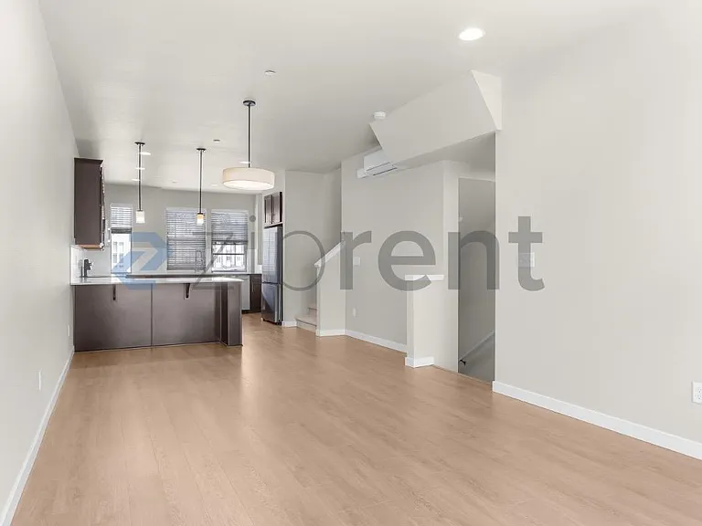 13717 Admiralty Way #L4 — Photo 4