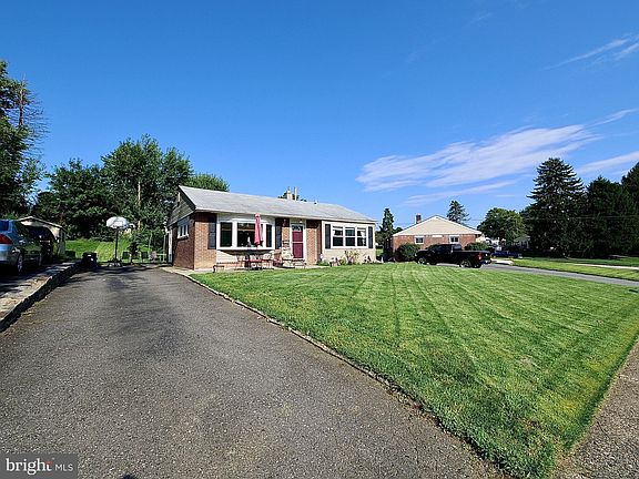2nd image of 4213 N Lee Ln