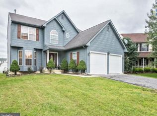 3 Meade Ct, Sicklerville, NJ 08081