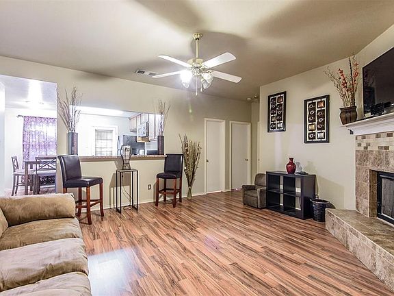 3rd image of 13923 Creek Crossing Dr
