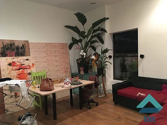 Rented by EXR | media 1