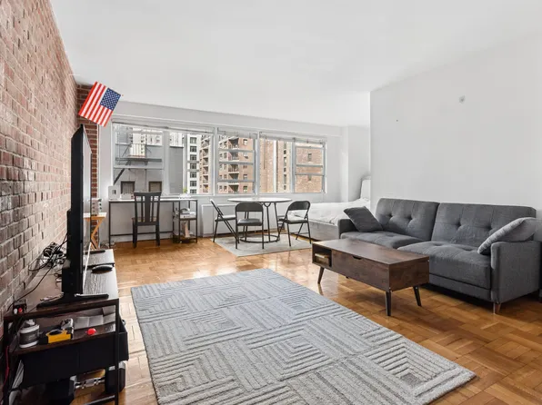 155 East 34th Street image 1 of 5