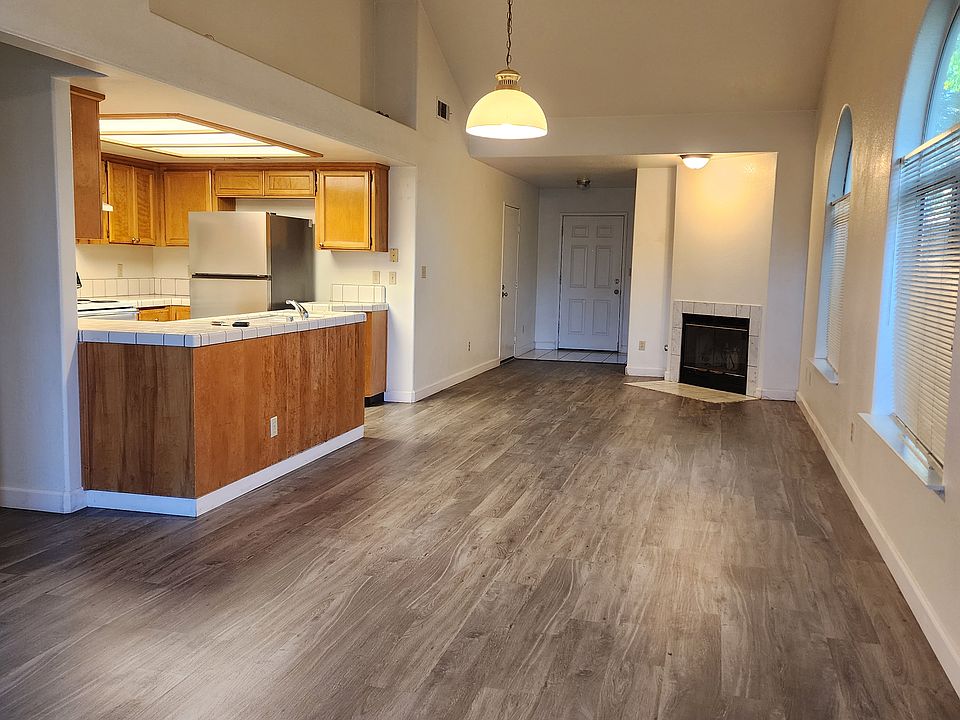 1st image of 3195 Whittier Ave APT 103