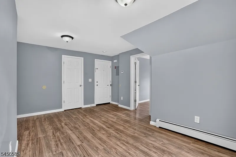 1 bed, 1.0 bath, $1,800 — Photo 2
