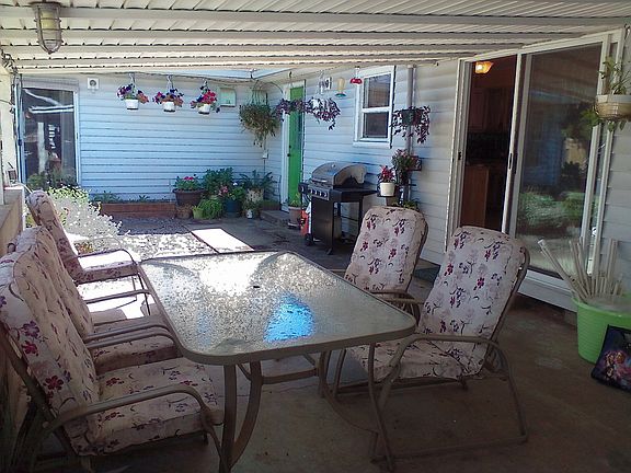 Covered patio off kitchen 