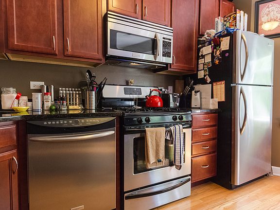 5th image of 5253 N Rockwell St APT 1