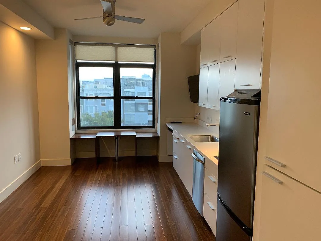 Building Photo - 38 Harriet St #402