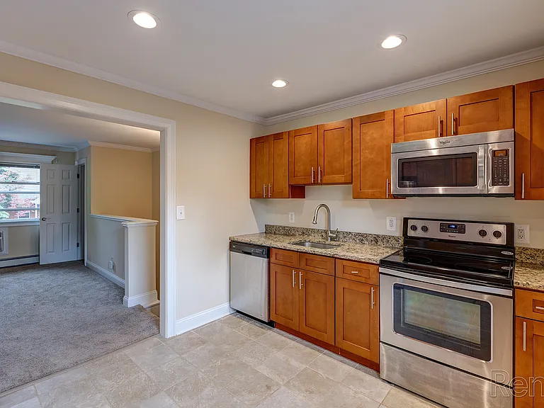 Nassau Arms Apartments — Photo 49
